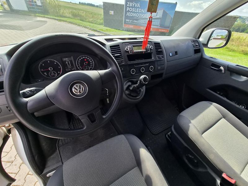 Volkswagen Caravelle 2,0 TDI - fotka 8 z 10