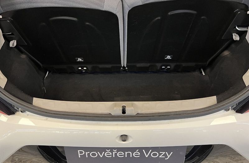 Toyota Aygo 1.0 X-PLAY - fotka 10 z 15