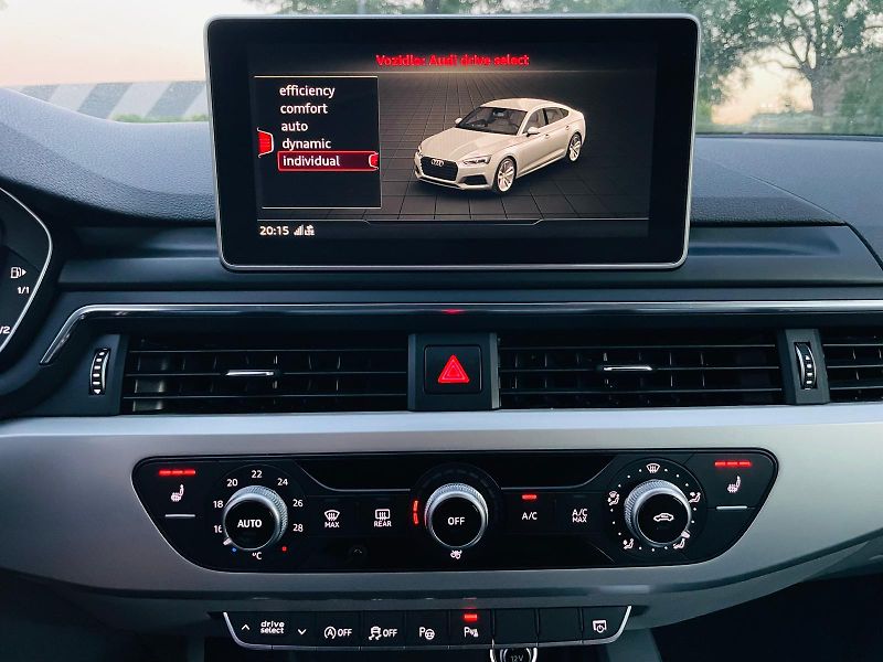 Audi A5 2.0i 140KW AUT KAMERY VÝHŘEV - fotka 37 z 52