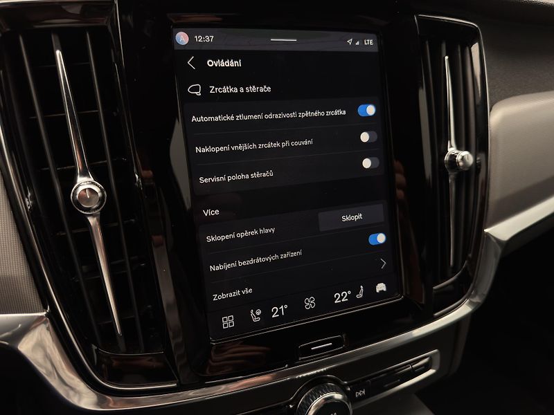 Volvo V90 B4 MOMENTUM AUT - fotka 37 z 45