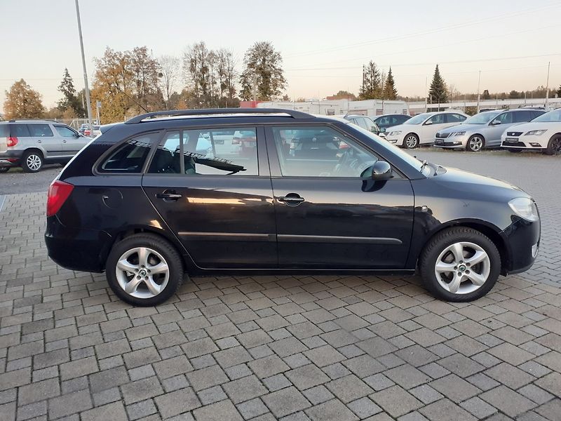 Škoda Fabia (2009) KOMBI 1.4 16V - fotka 3 z 25