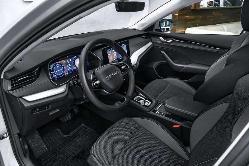 Škoda Octavia 1,5 TSI 110kW DSG LED - fotka 10 z 19