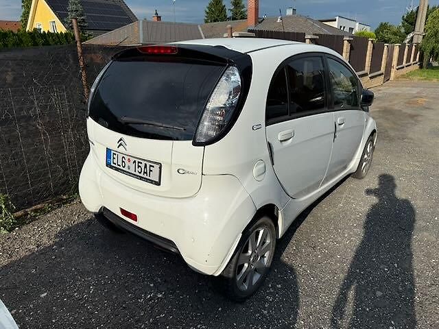 Citroën C-Zero (2011) NEPOJÍZDNÉ! Ideální na díly. - fotka 6 z 7