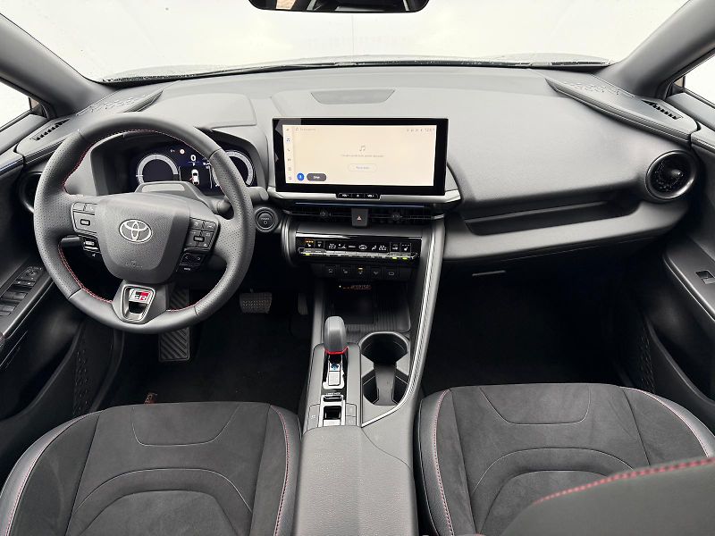 Toyota C-HR 2,0 HEV e-CVT GR Sport - fotka 5 z 30