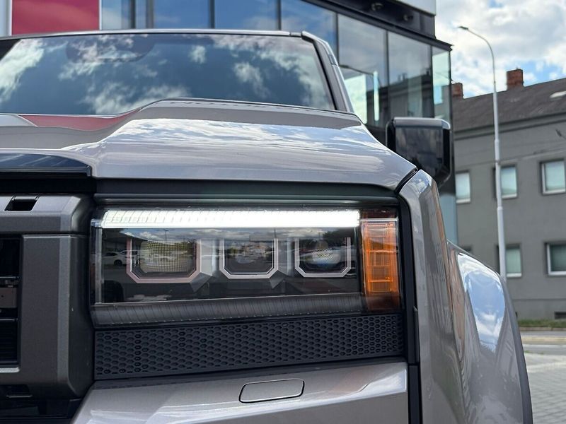 Toyota Land Cruiser 2.8 Executive - fotka 21 z 21