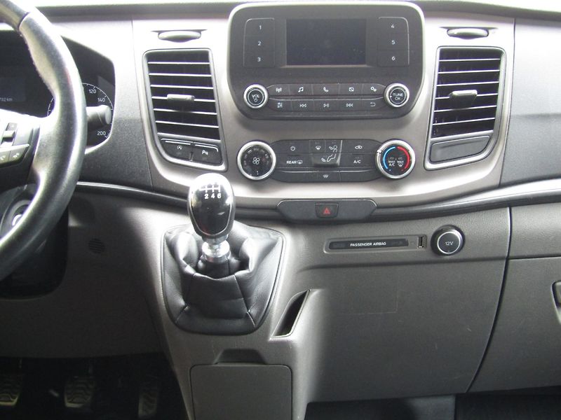 Ford Transit Custom (2019) 2.0 TDCi 96kW  9 MÍST - fotka 26 z 33