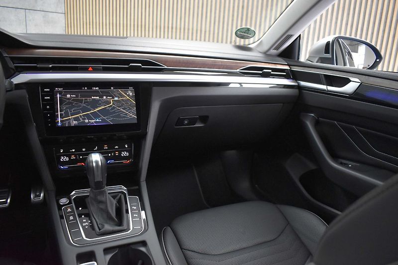 Volkswagen Arteon Shooting Brake TSI 206kW REZERVACE - fotka 10 z 50