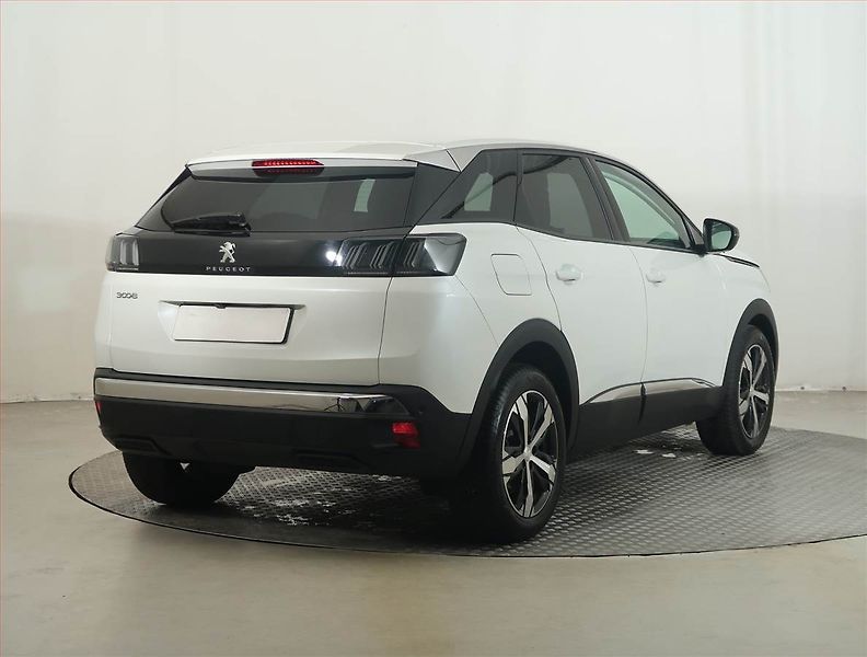 Peugeot 3008 (2022) 1.2 PureTech - fotka 5 z 17