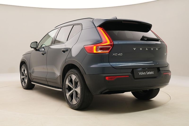 Volvo XC40 B4 DARK ULTRA AUT CZ - fotka 11 z 56