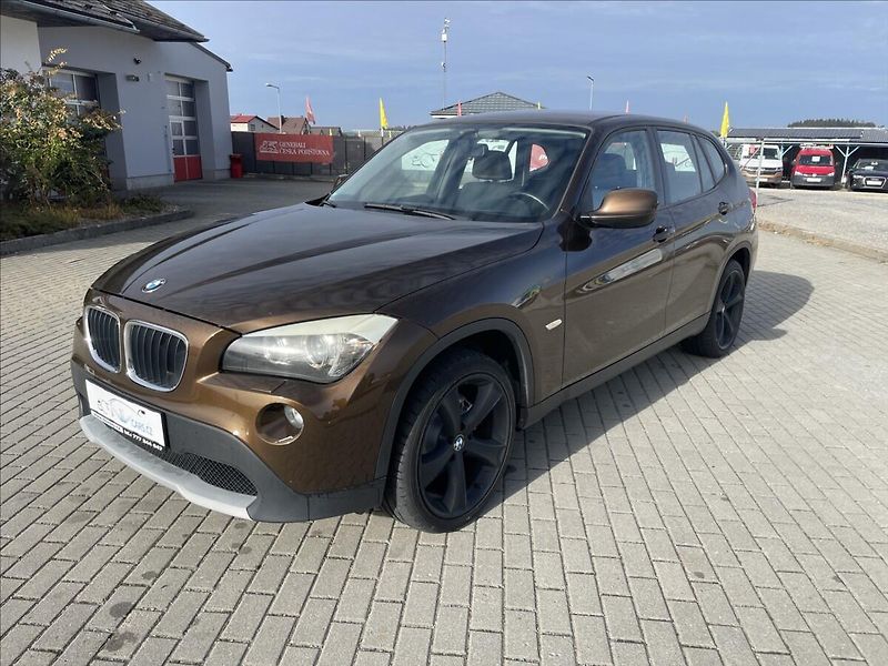 BMW X1 2,0 d X-Drive 130kw Xenon Klim - fotka 27 z 32