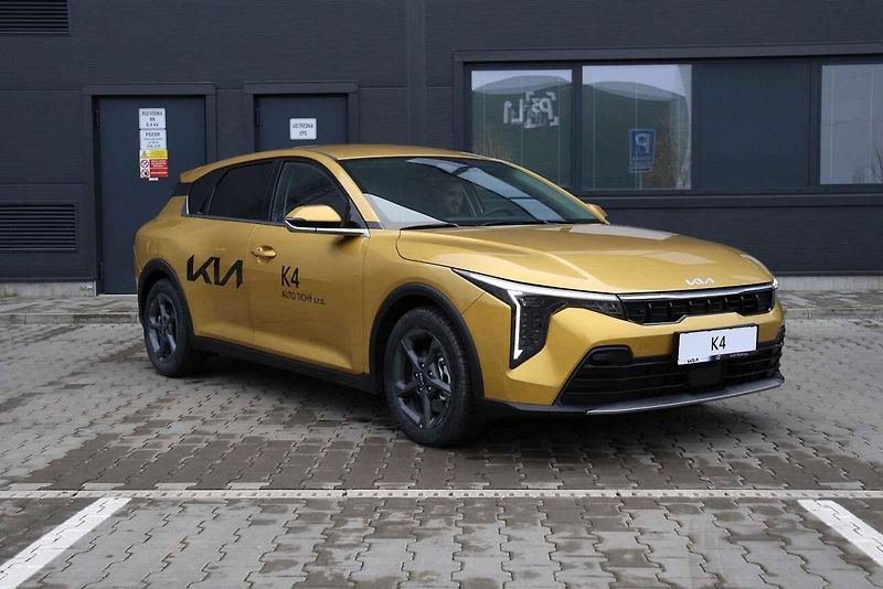 Kia K4 s motorem 1.6 turbo.