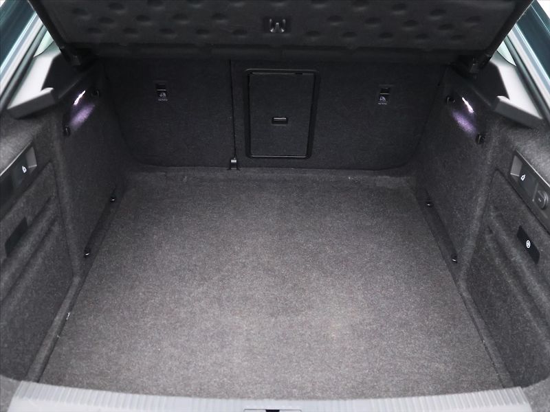 Škoda Superb 2,0 TDI DSG 4x4 CZ Style DPH - fotka 10 z 37