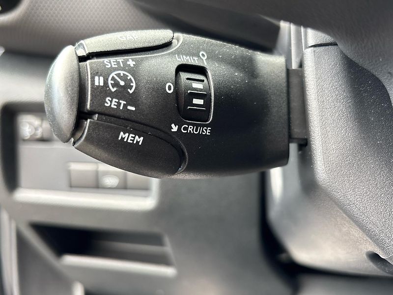 Citroën C5 Aircross SHINE Hybrid e-DCS6 - fotka 24 z 30