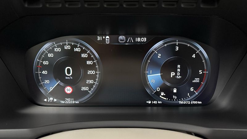 Volvo XC90 2.0 B5 AUT AWD Inscription - fotka 10 z 33