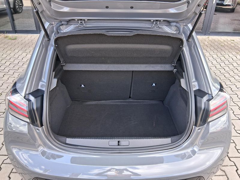 Peugeot 208 ALLURE 1.2 Hyb. 81 kW   - fotka 6 z 29