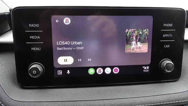 Škoda Fabia 1.0TSi Style + druhá sada kol - fotka 19 z 24