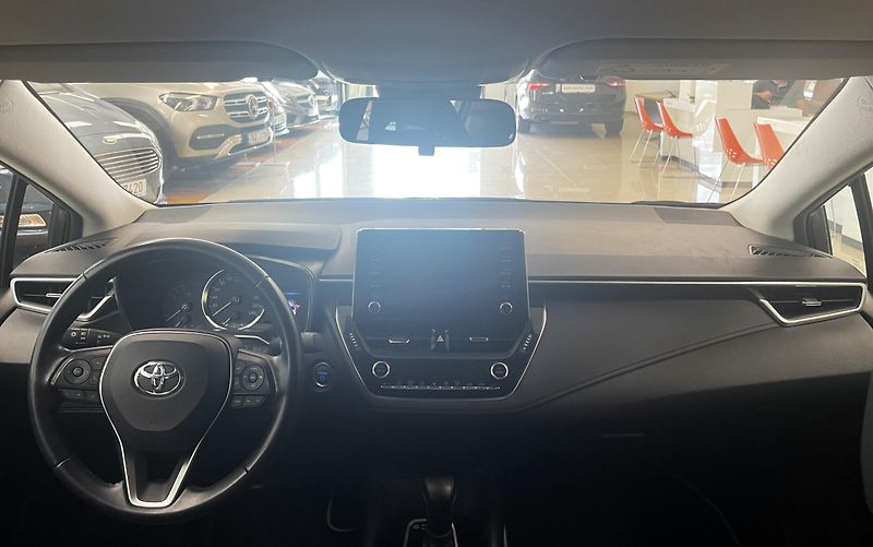 Toyota Corolla 1.8 Hybrid Active, e-CVT, ČR - fotka 13 z 25