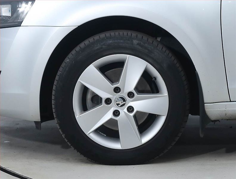Škoda Octavia (2016) Elegance 2.0 TDI, Xenony - fotka 14 z 19
