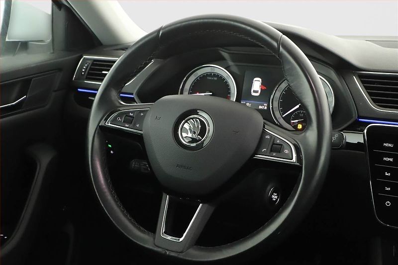 Škoda Superb (2018) Laurin&Klement 2.0 TDI 4x4 - fotka 17 z 20