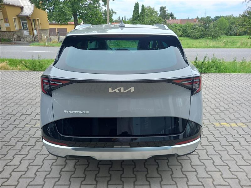 Kia Sportage 1,6 T-GDi GPF 4x2 7DCT TOP - fotka 3 z 5