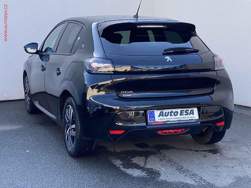 Peugeot 208 (2022) 1.2PT, Road Trip, AT, LED - fotka 6 z 19