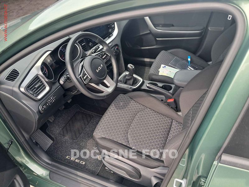 Kia Ceed (2023) 1.5i, 1.maj,ČR - fotka 3 z 3