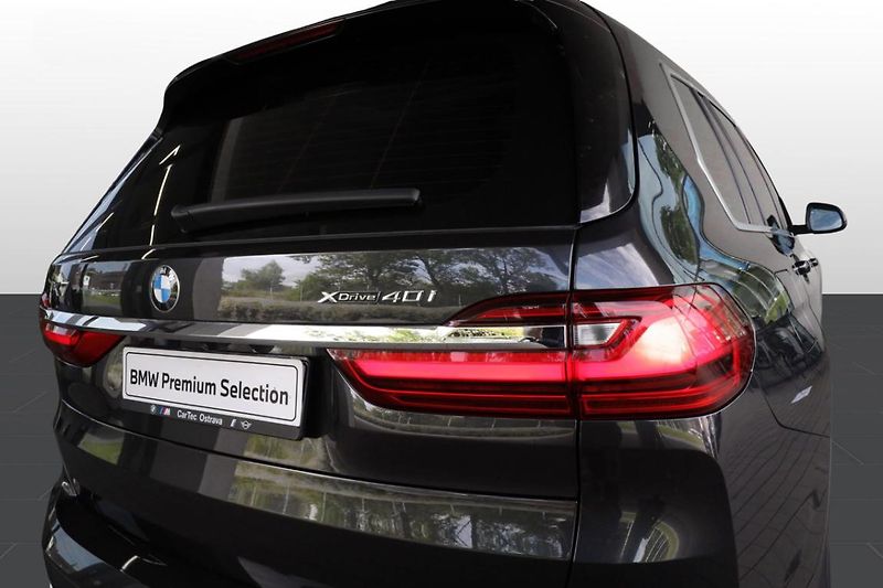 BMW X7 xDrive40i - fotka 21 z 32
