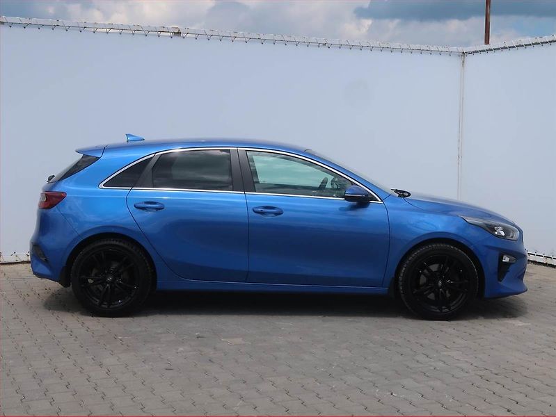 Kia Ceed (2018) Gold 1.4 T-GDI, Serv.kniha - fotka 6 z 15