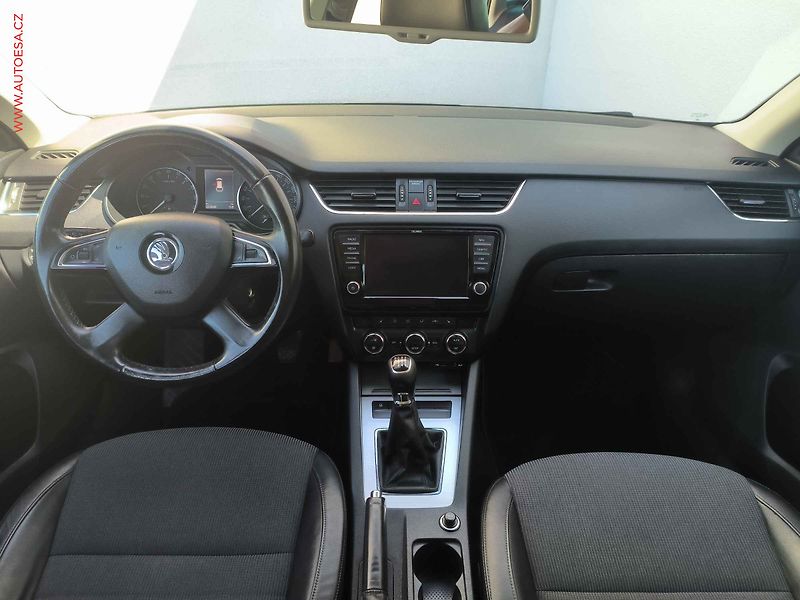 Škoda Octavia (2014) 2.0TDI, Elegance - fotka 8 z 20