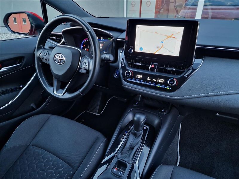 Toyota Corolla 1.8 Hybrid Comfort, ČR,1.Maj. - fotka 35 z 46