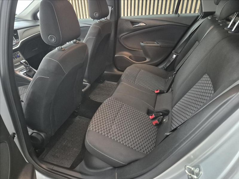 Opel Astra CDTi 81kW Excite ST - fotka 22 z 28