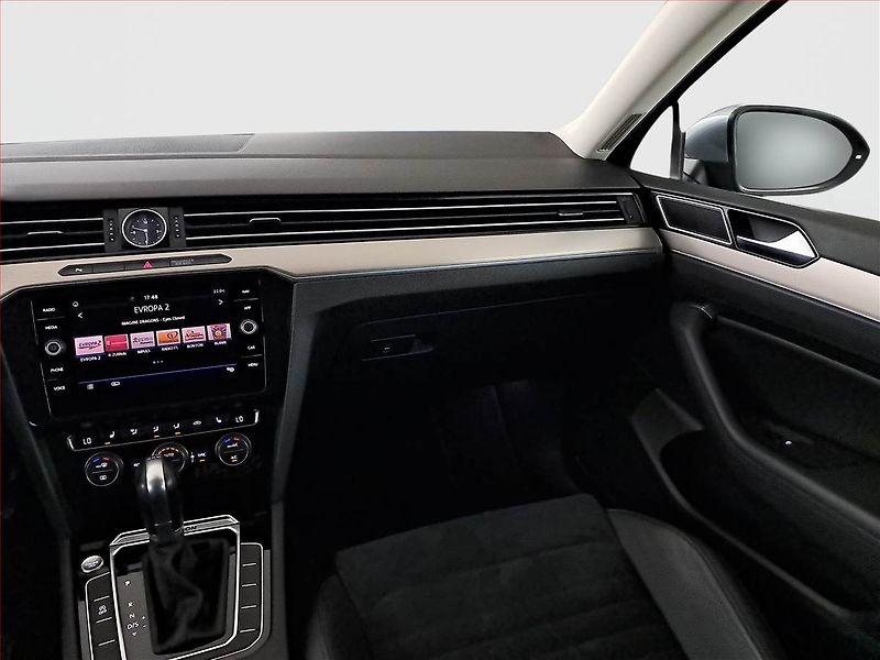 Volkswagen Passat (2019) 2.0 TDI, 4X4, Automat, Kůže - fotka 8 z 25