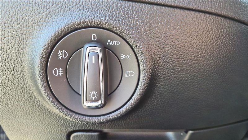 Škoda Superb 1,5 TSi 110 KW L&K - fotka 33 z 37