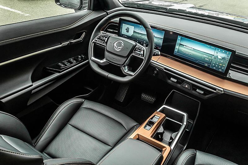 SsangYong Torres (2025) 1,5 GDI 4WD AT PREMIUM 5el.dve - fotka 18 z 22