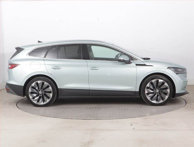 Škoda Enyaq (2021) First Edition iV 80 (82 kWh) - fotka 6 z 21