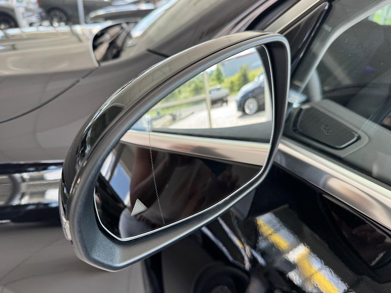 Mercedes-Benz GLC 300d 4MATIC*198kW*AMG*Tažné - fotka 36 z 38