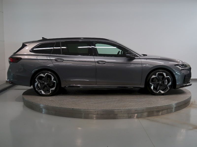 Škoda Superb (2026) SPORTLINE 2.0TDI 142KW 4x4 DSG - fotka 8 z 48