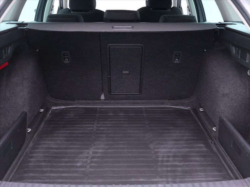 Škoda Octavia 2,0 TDI 110kW DSG DPH Matrix - fotka 10 z 33