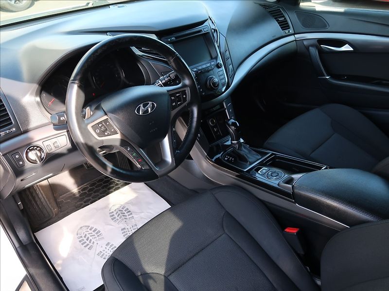 Hyundai i40 1,7 CRDi,104kW,1majČR,automat - fotka 9 z 25