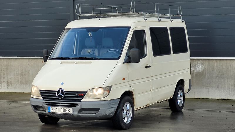 Mercedes-Benz Sprinter (2002) 2,7 CDI 115 KW 9 MÍST - fotka 3 z 16