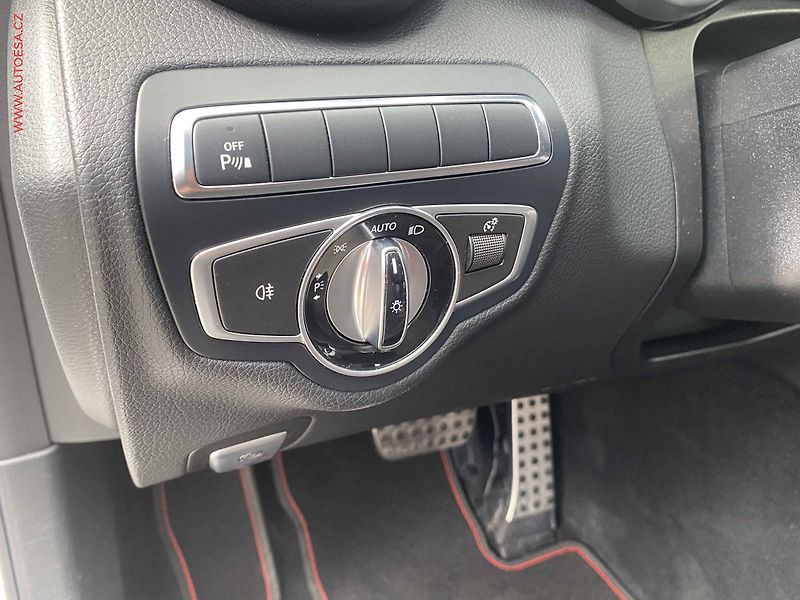 Mercedes-Benz Třídy C (2016) 3.0 Biturbo C43 AMG 4MATIC - fotka 16 z 21
