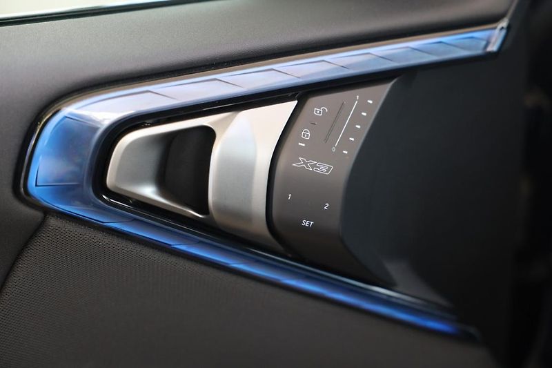 BMW X3 M50 xDrive - fotka 13 z 18