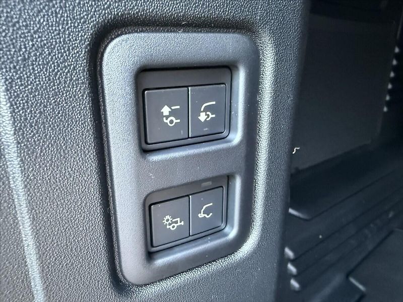 Land Rover Defender (2026) 3,0 S D200 - fotka 23 z 23