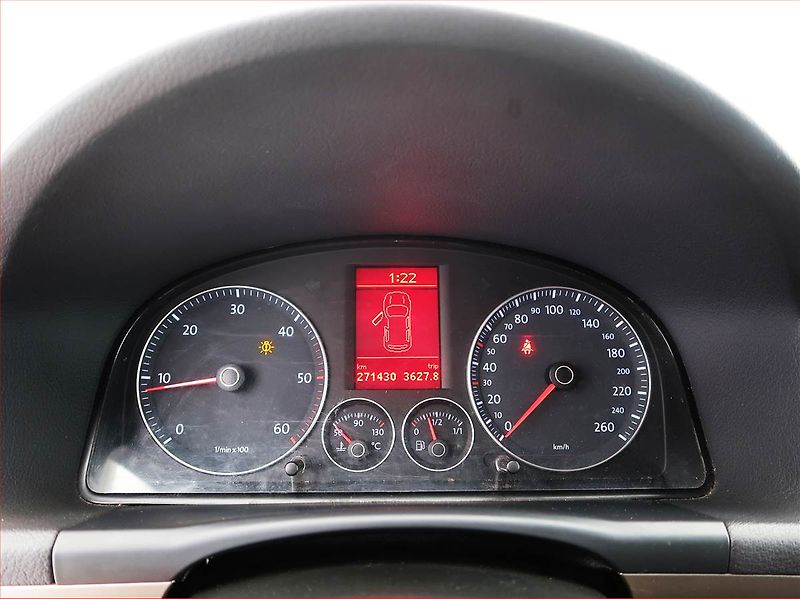 Volkswagen Touran (2008) 1.9 TDI, nová STK, Tažné - fotka 9 z 13