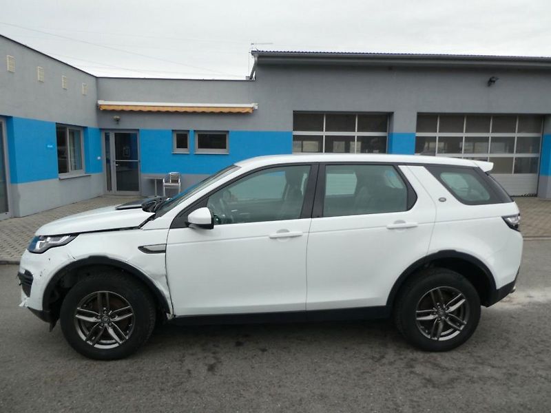Land Rover Discovery Sport 2,0 D 132kW  7 míst navigace  - fotka 5 z 15