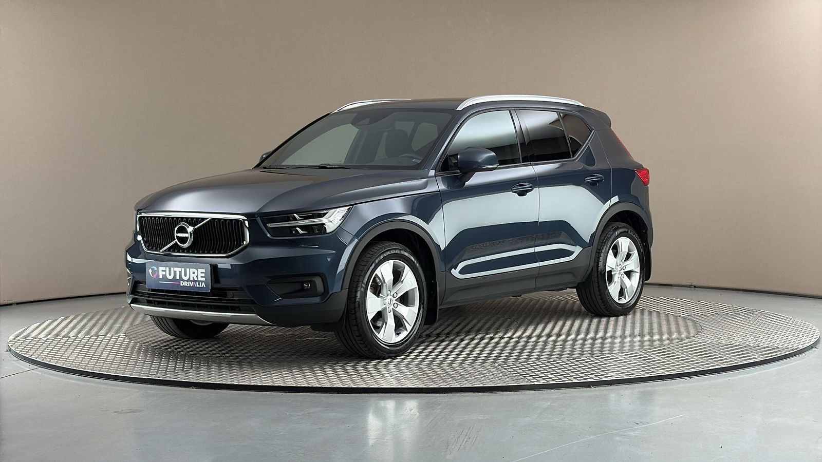 Volvo XC40 2.0 B4 AUT AWD Momentum Pro