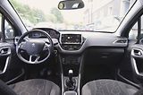 Peugeot 2008 (2017) 1.2 PT 60kW KLIMA / TAŽNÉ - náhled 12