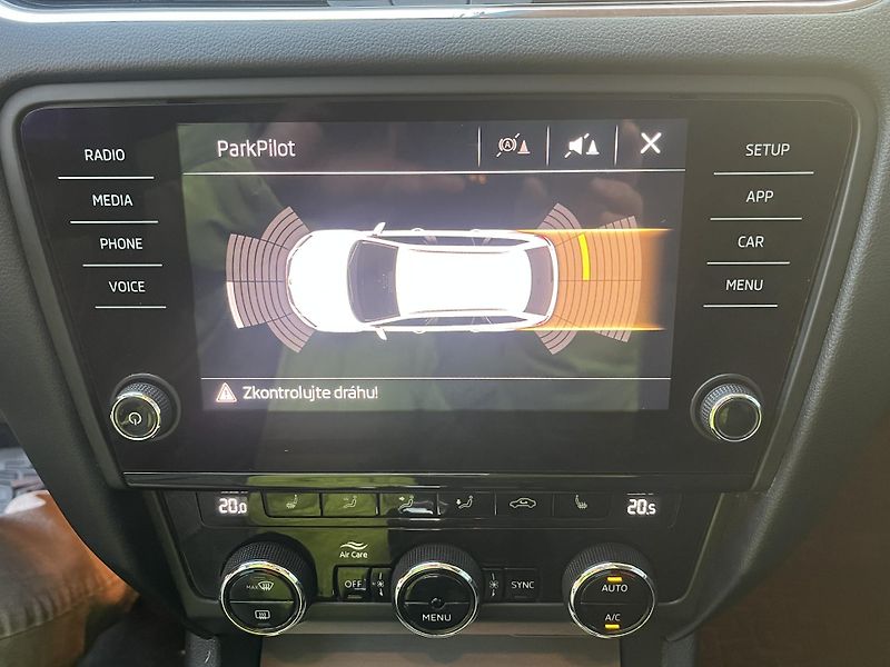Škoda Octavia (2020) 2,0TDi DSG - fotka 14 z 23