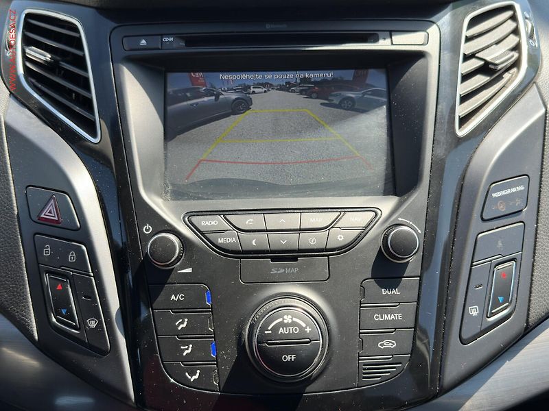 Hyundai i40 (2015) 1.7 CRDi, ČR, AC, park.asist - fotka 15 z 20