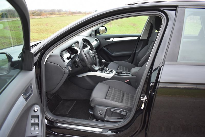 Audi A4 2,0 TDI S-LINE,NAVI,SERVISKA - fotka 8 z 18